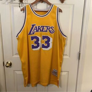 Authentic 1979-1980 Mitchell & Ness Kareem Abdul-Jabbar #33 Lakers Jersey OG